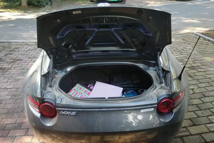 Used Mazda MX-5 2018 2.0L RF Platinum Steel Gray Trunk