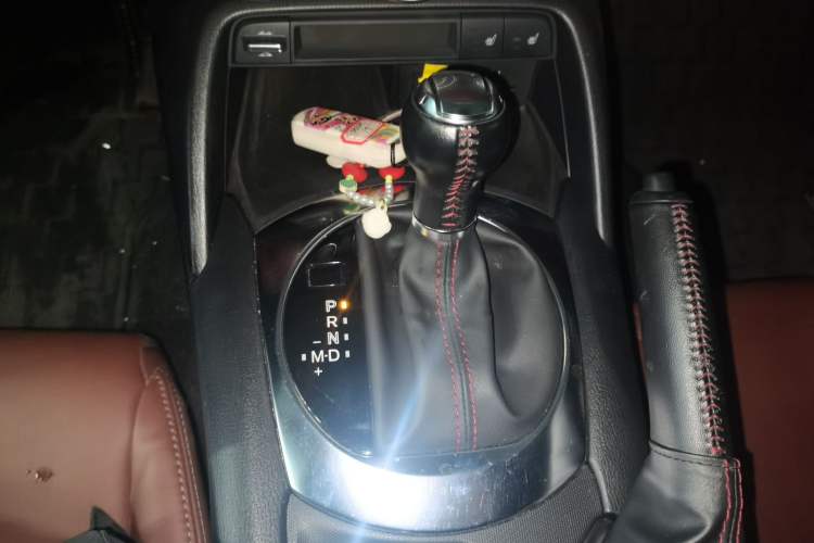 Used Mazda MX-5 2018 2.0L RF Crystal Soul Motion Red Gear Lever
