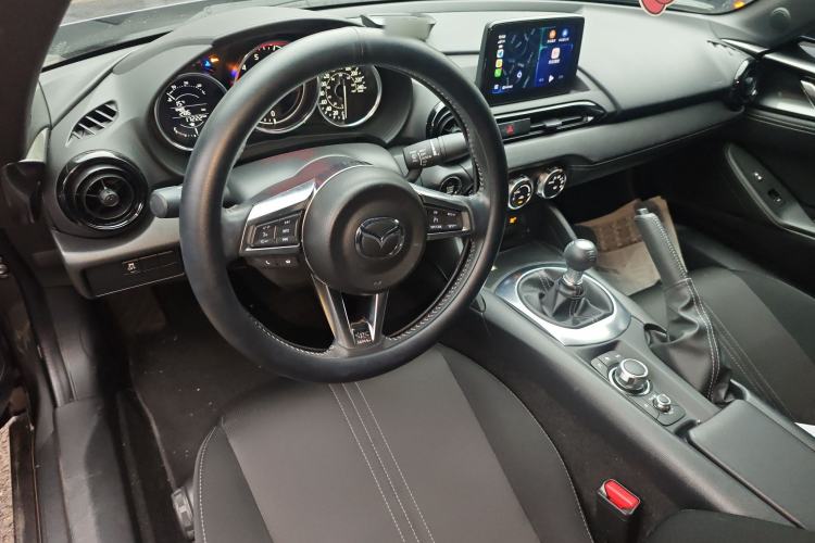 Used Mazda MX-5 2018 2.0L RF Platinum Steel Gray Center Console