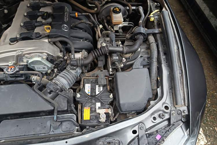Used Mazda MX-5 2018 2.0L RF Platinum Steel Gray Engine Bay Left