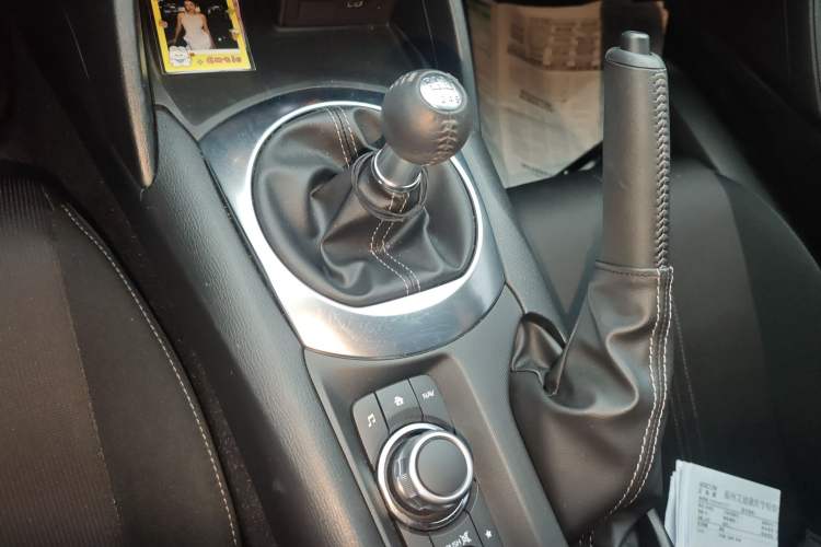 Used Mazda MX-5 2018 2.0L RF Platinum Steel Gray Gear Lever