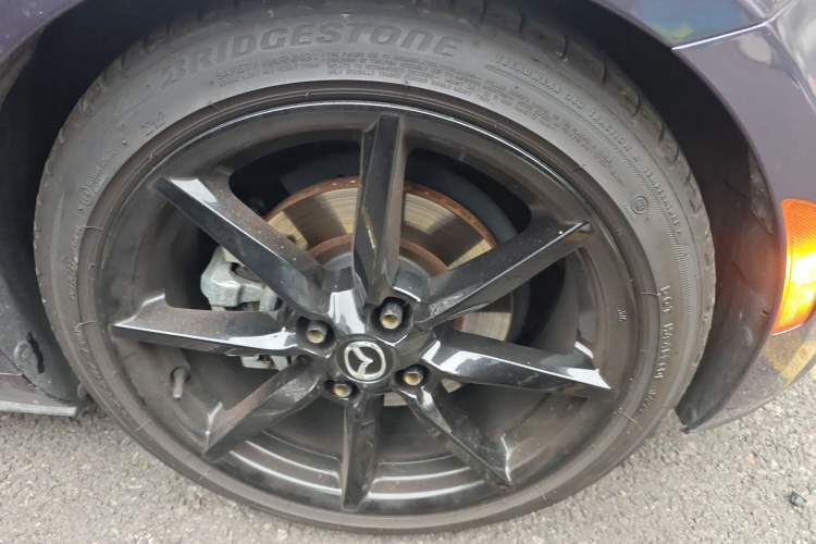 Used Mazda MX-5 2018 2.0L RF Platinum Steel Gray Right Front Wheel Hub