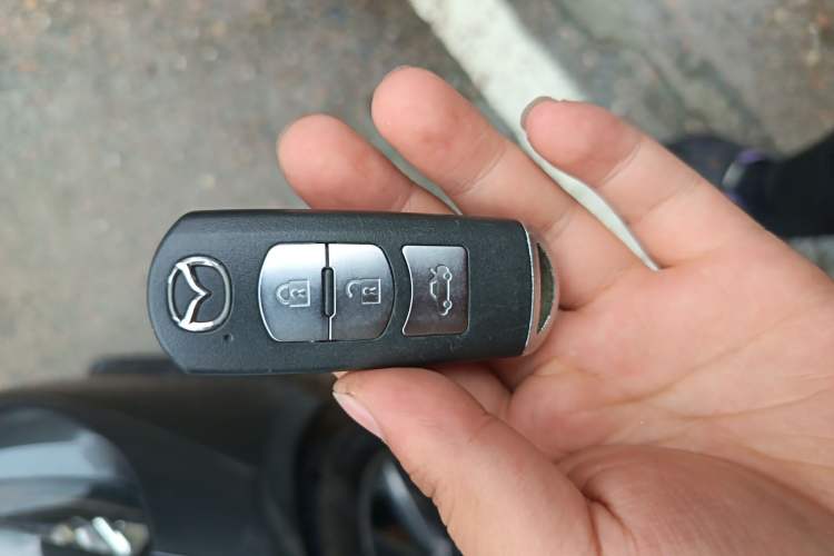 Used Mazda MX-5 2018 2.0L RF Platinum Steel Gray Vehicle Key