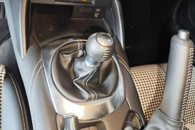 Used Mazda MX-5 2023 2.0L Manual Soft Top Convertible Ink Specification Gear Lever