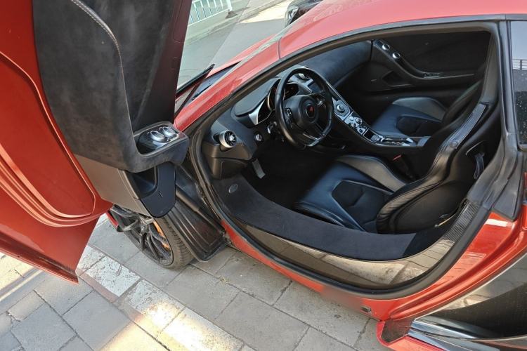 Used McLaren 12C 2012 3.8T Standard Edition Driver Seat