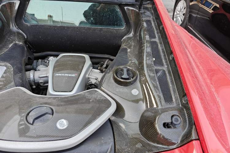 Used McLaren 12C 2012 3.8T Standard Edition Engine Bay Left