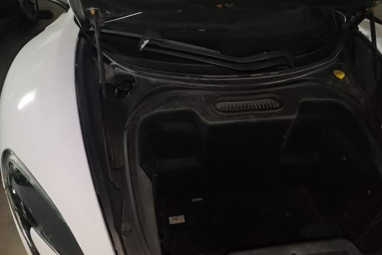Used McLaren 12C 2013 3.8T SPIDER Engine Bay Right