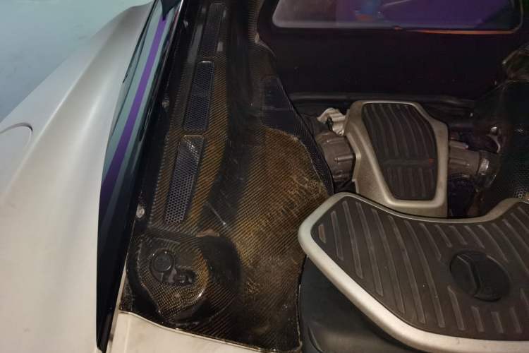 Used McLaren 12C 2013 3.8T COUPE Engine Bay Right