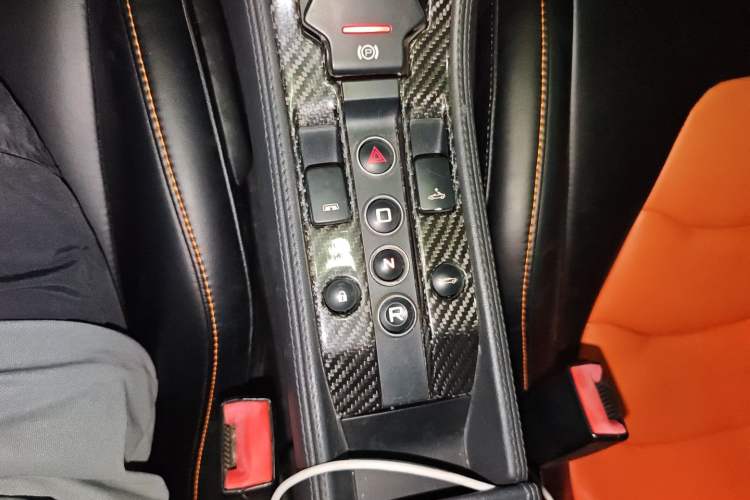 Used McLaren 12C 2013 3.8T SPIDER Gear Lever