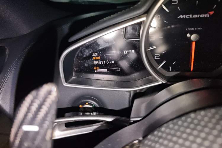 Used McLaren 12C 2013 3.8T SPIDER Odometer Close Up