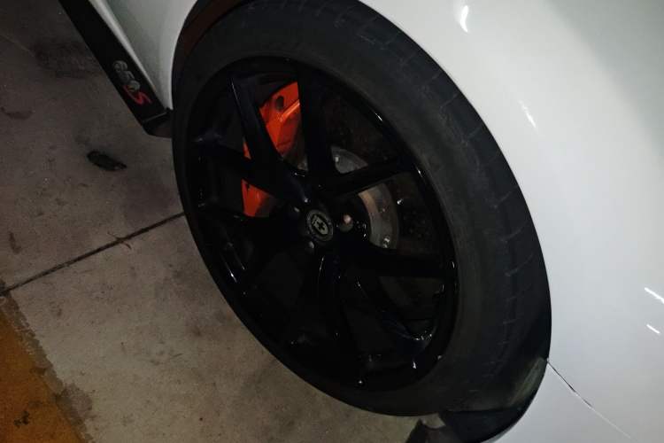 Used McLaren 12C 2013 3.8T SPIDER Right Front Wheel Hub