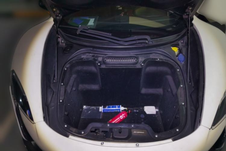 Used McLaren 12C 2013 3.8T COUPE Trunk