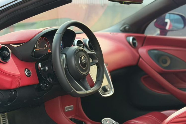 Used McLaren 540C 2015 3.8T Coupe Interior 1