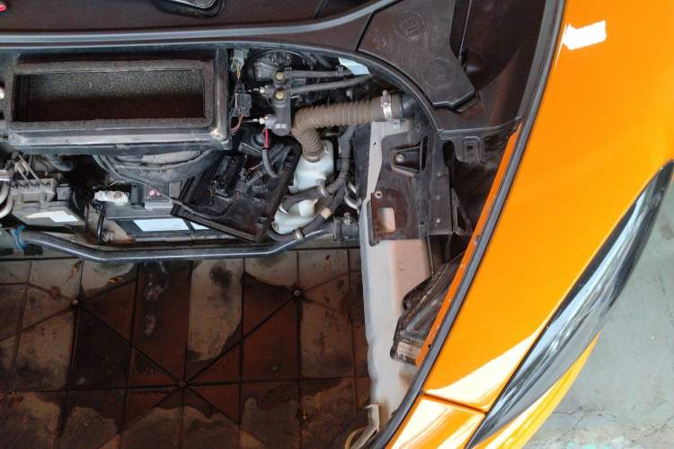 Used McLaren 570 2015 570S 3.8T Coupe Engine Bay Left