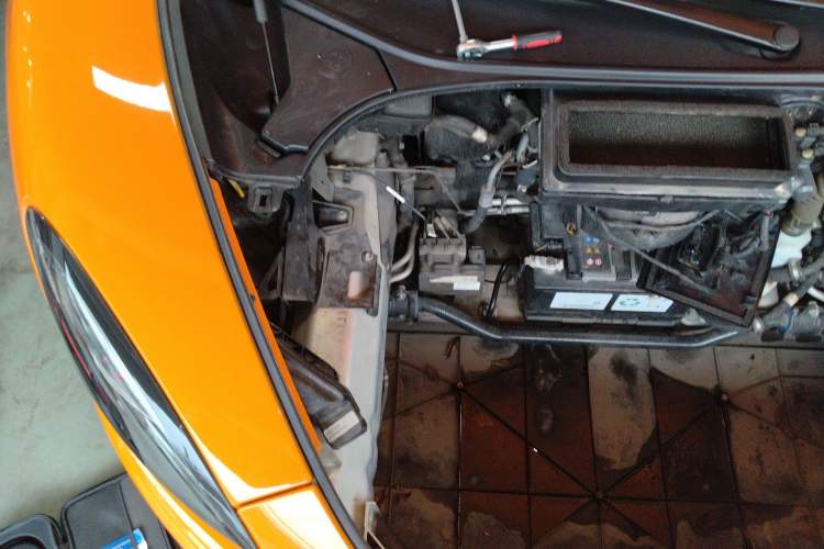 Used McLaren 570 2015 570S 3.8T Coupe Engine Bay Right
