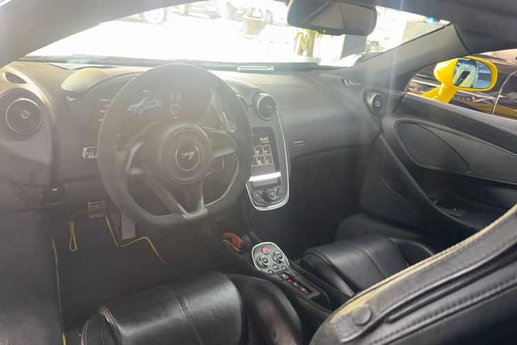 Used McLaren 570 2019 570S 3.8T Coupe Interior 3