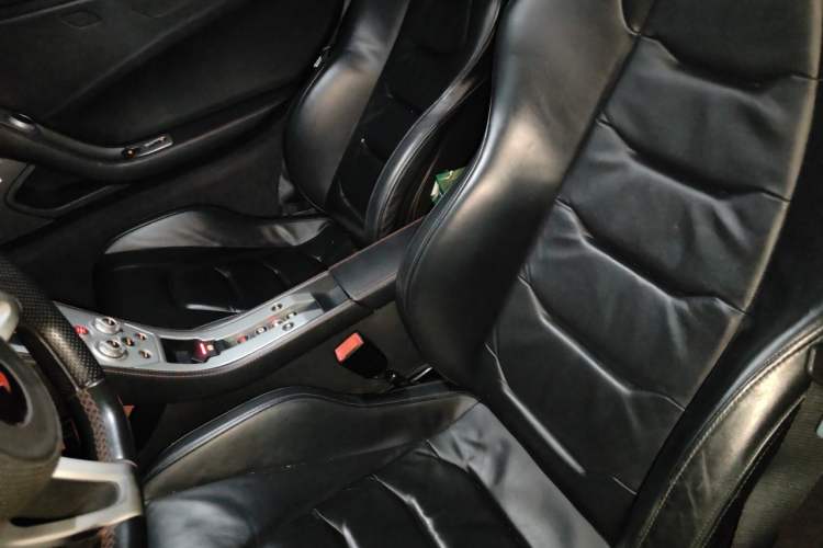Used McLaren 625C 2015 3.8T Coupe Left Rear Seat