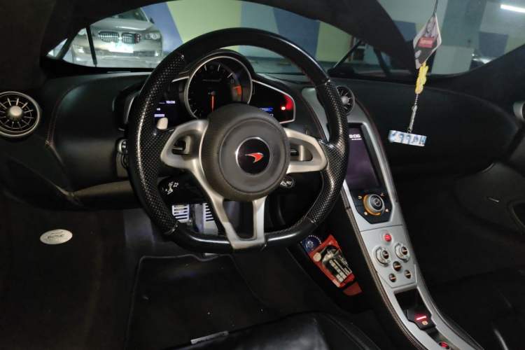 Used McLaren 625C 2015 3.8T Coupe Steering Wheel