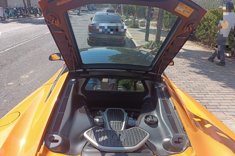 Used McLaren 625C 2015 3.8T Coupe Engine Bay