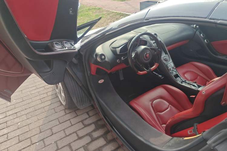 Used McLaren 650S 2014 3.8T Spider Driver Seat