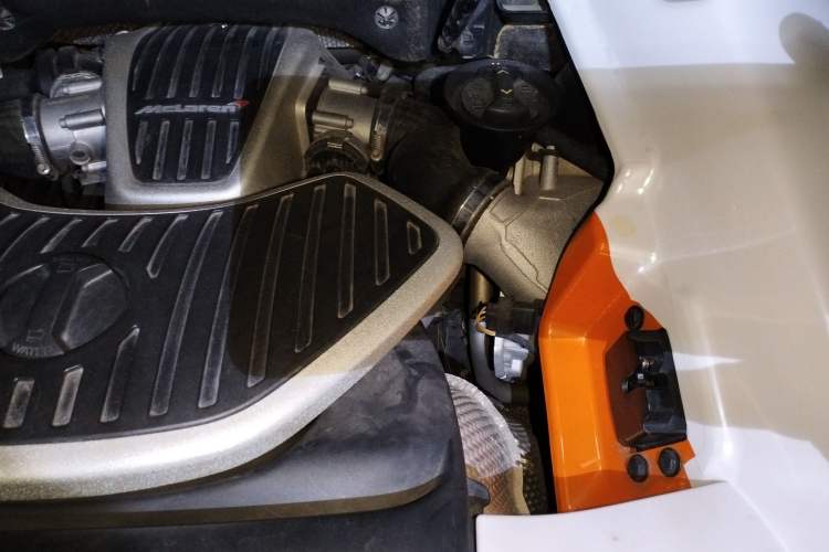 Used McLaren 650S 2014 3.8T Spider Engine Bay Left