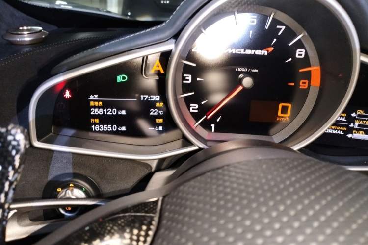Used McLaren 650S 2014 3.8T Spider Odometer Close Up