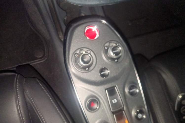 Used McLaren GT 2019 4.0T Standard Edition Gear Lever