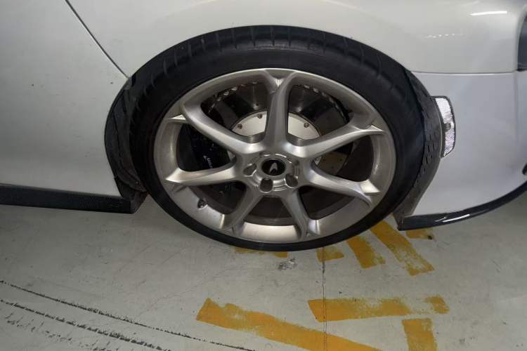Used McLaren GT 2019 4.0T Standard Edition Right Front Wheel Hub