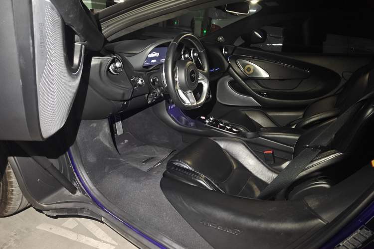 Used McLaren GT 2022 4.0T Standard Edition Driver Seat