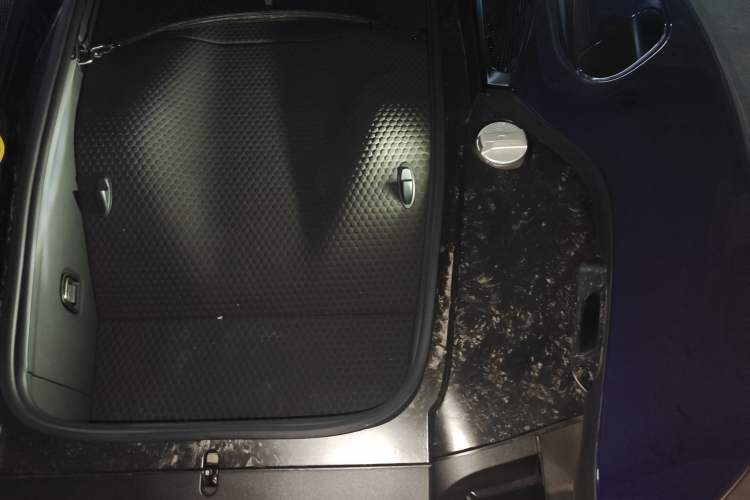 Used McLaren GT 2022 4.0T Standard Edition Engine Bay Left