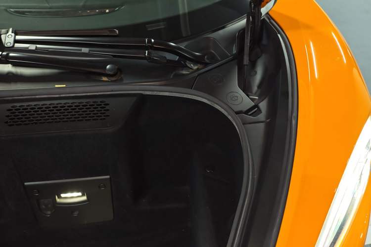 Used McLaren GT 2022 4.0T Standard Edition Engine Bay Left