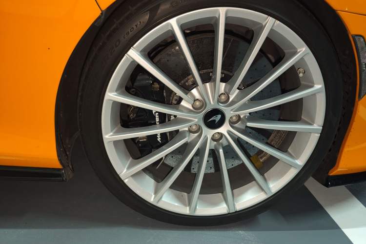 Used McLaren GT 2022 4.0T Standard Edition Right Front Wheel Hub