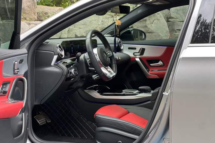 Used Mercedes-Benz A AMG 2020 Facelifted AMG A 35 4MATIC Interior 1