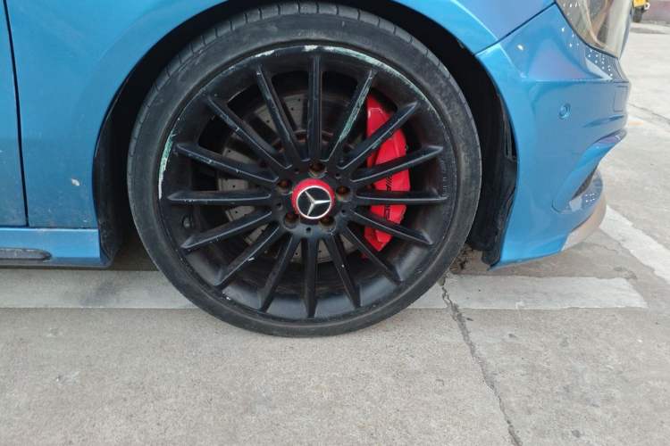 Used Mercedes-Benz A AMG 2014 AMG A 45 4MATIC Right Front Wheel Hub