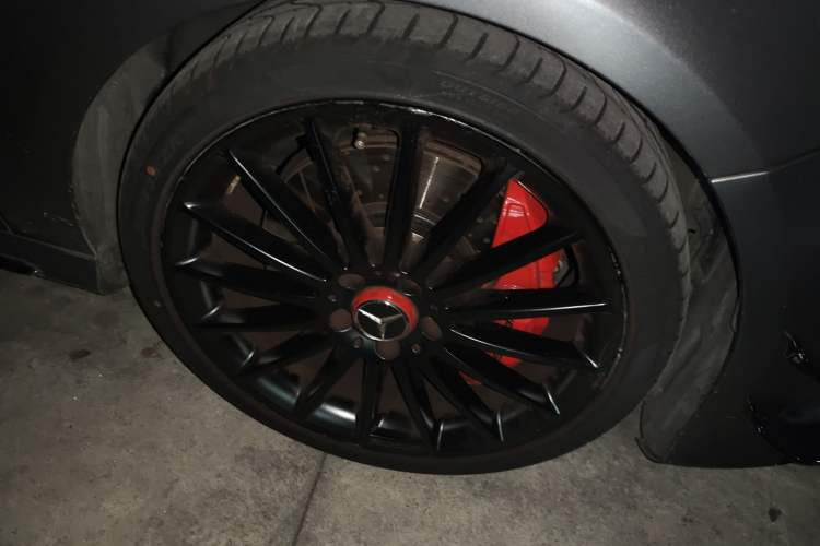 Used Mercedes-Benz A AMG 2014 AMG A 45 4MATIC Right Front Wheel Hub