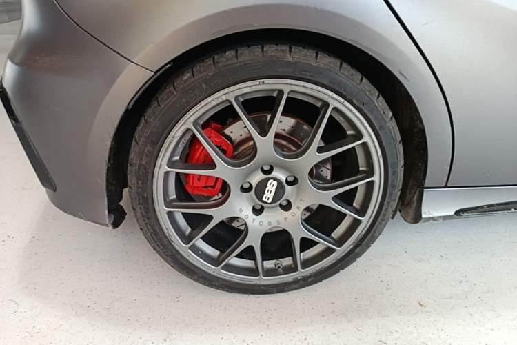 Used Mercedes-Benz A AMG 2014 AMG A 45 4MATIC Right Rear Wheel Hub