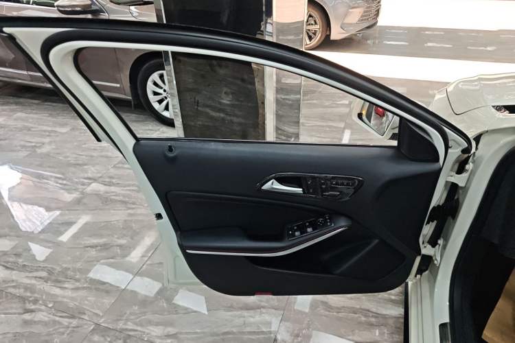 Used Mercedes-Benz A AMG 2014 AMG A 45 4MATIC Interior 7