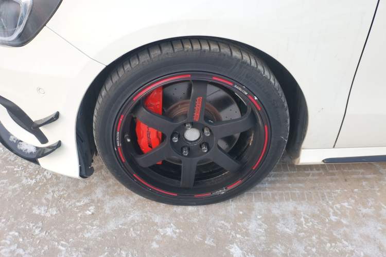 Used Mercedes-Benz A AMG 2014 AMG A 45 4MATIC Left Front Wheel Hub