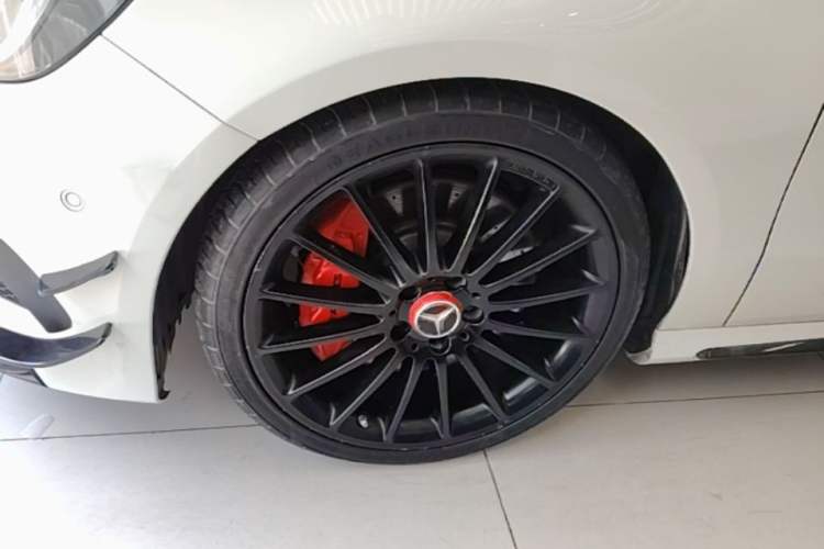 Used Mercedes-Benz A AMG 2014 AMG A 45 4MATIC Left Front Wheel Hub