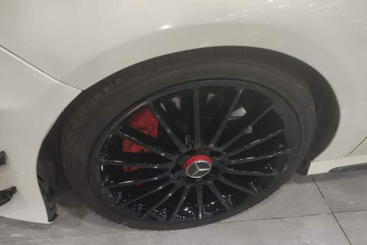Used Mercedes-Benz A AMG 2014 AMG A 45 4MATIC Left Front Wheel Hub