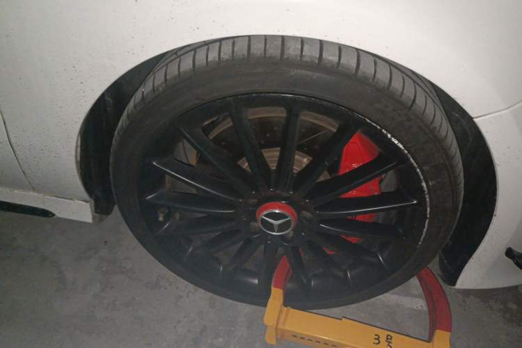 Used Mercedes-Benz A AMG 2014 AMG A 45 4MATIC Right Front Wheel Hub