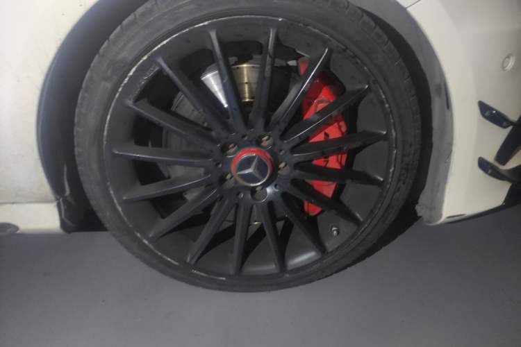 Used Mercedes-Benz A AMG 2014 AMG A 45 4MATIC Right Front Wheel Hub
