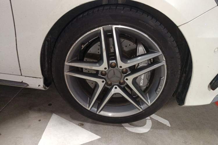 Used Mercedes-Benz A AMG 2014 AMG A 45 4MATIC Right Front Wheel Hub