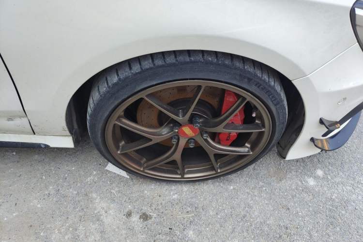 Used Mercedes-Benz A AMG 2014 AMG A 45 4MATIC Right Front Wheel Hub