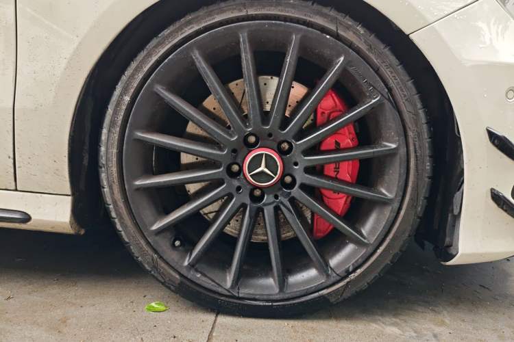 Used Mercedes-Benz A AMG 2014 AMG A 45 4MATIC Right Front Wheel Hub