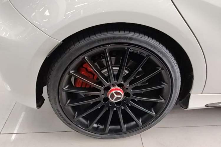 Used Mercedes-Benz A AMG 2014 AMG A 45 4MATIC Right Rear Wheel Hub