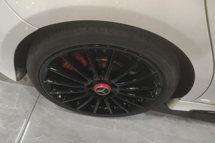 Used Mercedes-Benz A AMG 2014 AMG A 45 4MATIC Right Rear Wheel Hub