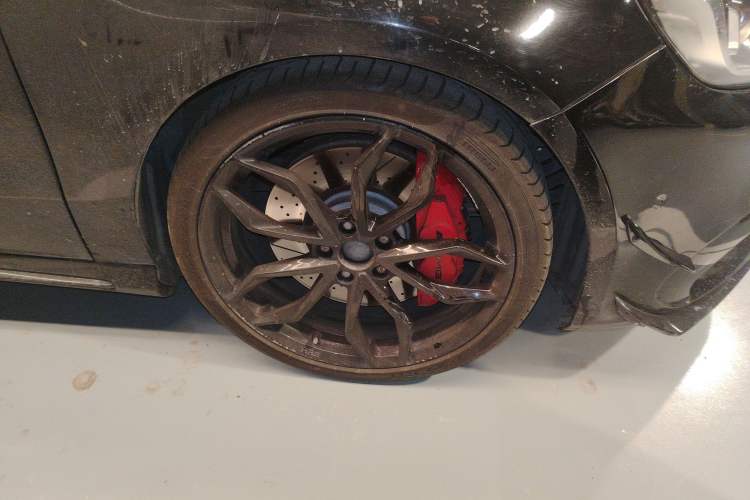 Used Mercedes-Benz A AMG 2016 AMG A 45 4MATIC Right Front Wheel Hub