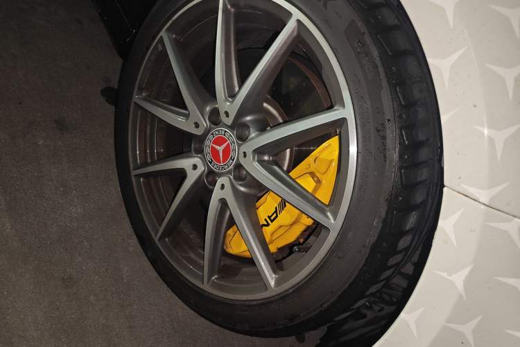Used Mercedes-Benz A AMG 2016 AMG A 45 4MATIC Right Front Wheel Hub