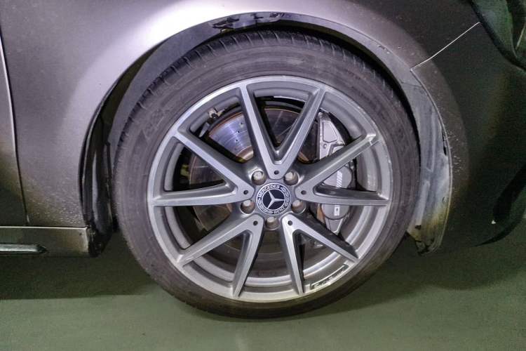 Used Mercedes-Benz A AMG 2016 AMG A 45 4MATIC Right Front Wheel Hub